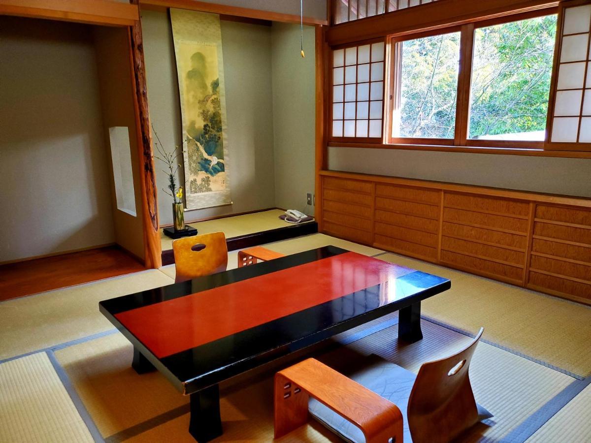 Ryotei Tanokura Hotel Jufu Kültér fotó
