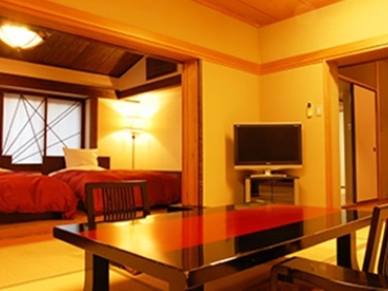 Ryotei Tanokura Hotel Jufu Kültér fotó