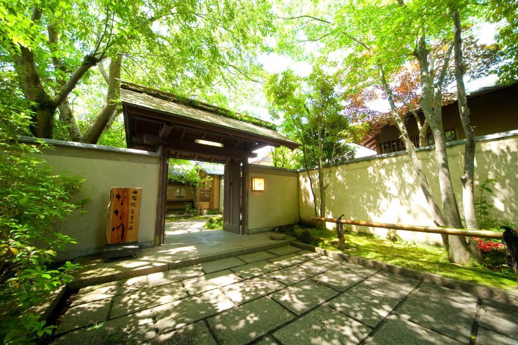 Ryotei Tanokura Hotel Jufu Kültér fotó